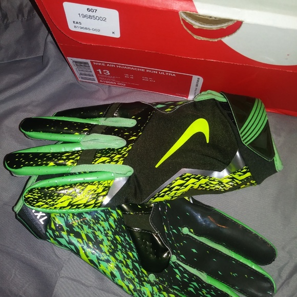 NFL Combine Cleats Autographed and Gloves main image 7